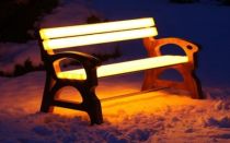 Идея бизнеса: светящиеся в темноте скамейки